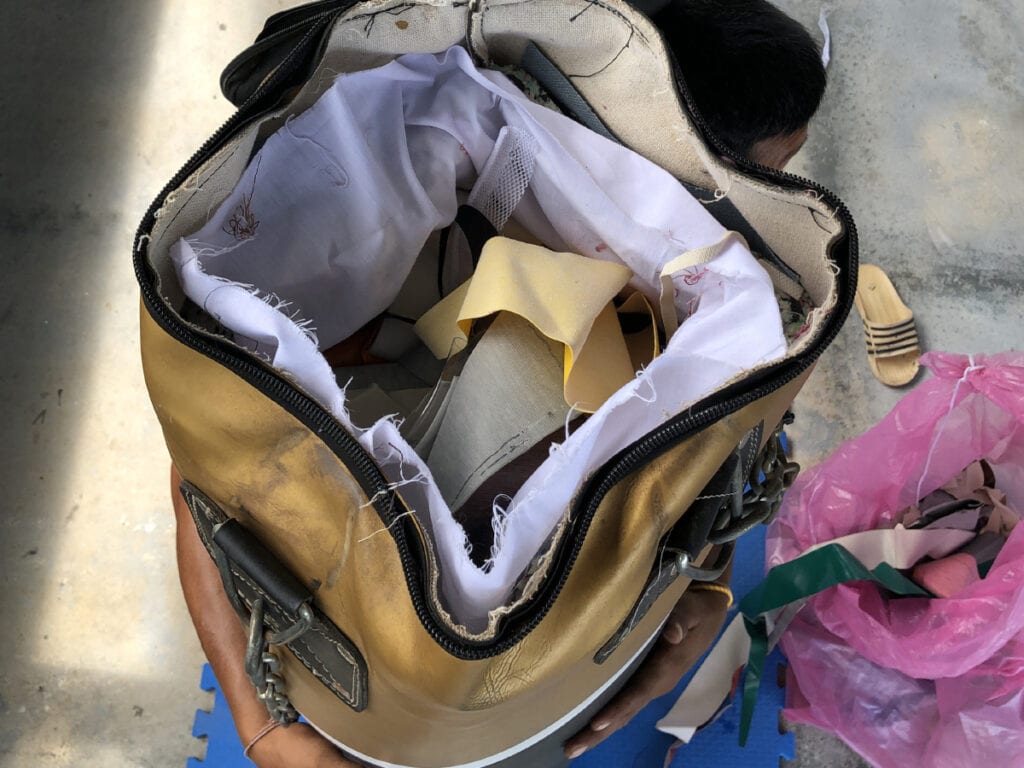 How do you best fill a punch bag? The way how we doing it!