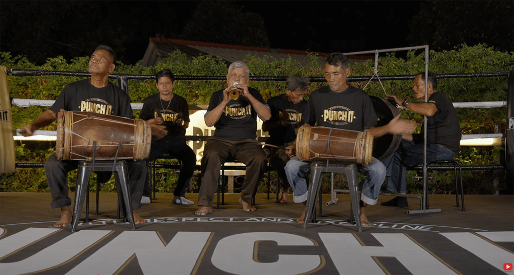 Muay Thai Music: Wai Kru and Sarama (Muay Thai fight music)