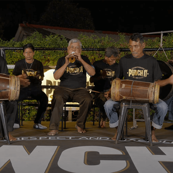 Muay Thai Music: Wai Kru and Sarama (Muay Thai fight music)