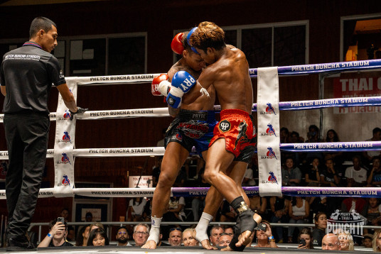 Why Clinching Wins Fights in Muay Thai